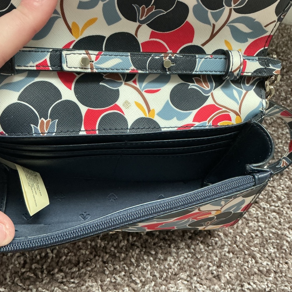 Kate Spade | Cameron Breezy Floral Small Flap Crossbody - Picture 5 of 8